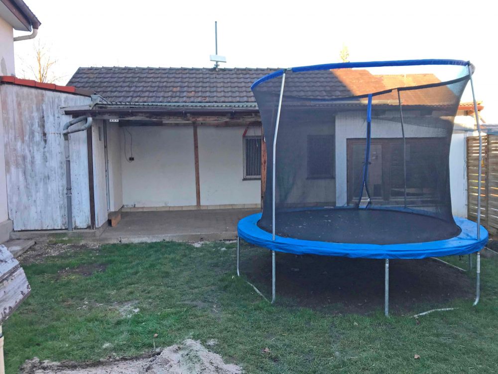 Große Dachgeschosswohnung mit Gartenanteil