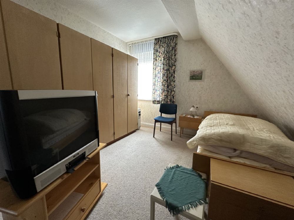 / Domizil mit Potenzial: Großzügiges Zuhause für mehrere Generationen oder zur Vermietung