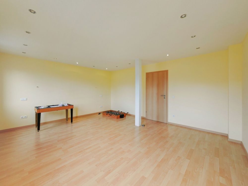 Großzügiges Wohnen für die Mehrgenerationenfamilie oder Kapitalanlage mit Wertsteigerungspotential - hier wird beides möglich! (16)