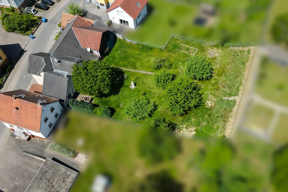 Haus, Scheune, viel Grundstück, Platz, Ruhe, Burgblick... Ist hier in Breuberg alles zu haben!