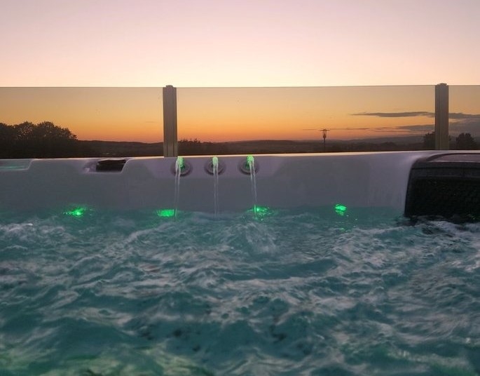 Ersparen Sie sich den Baustress! Neuwertiges modernes Zweifamilienhaus im Neubaugebiet in Waldthurn