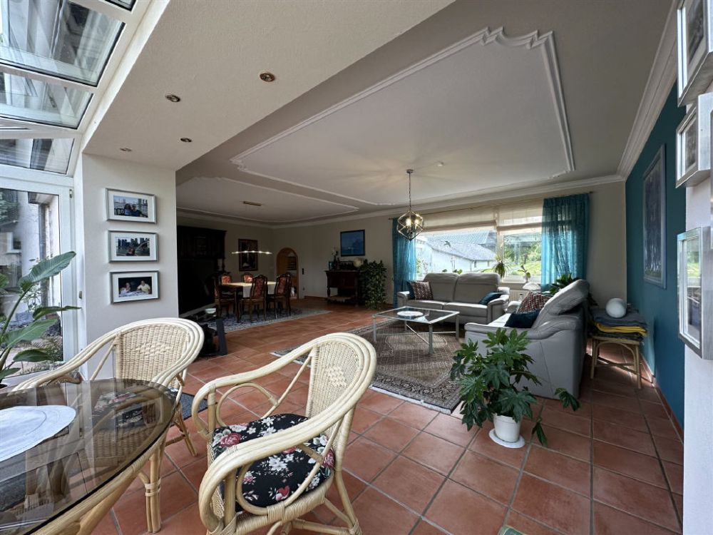 Sehr gepflegtes Einfamilienhaus mit großem Grundstück!