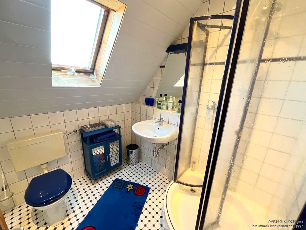 Interessante Kapitalanlage - Doppelhaus mit 2 Wohnungen und einer Doppelhaushälfte in Büchenbach