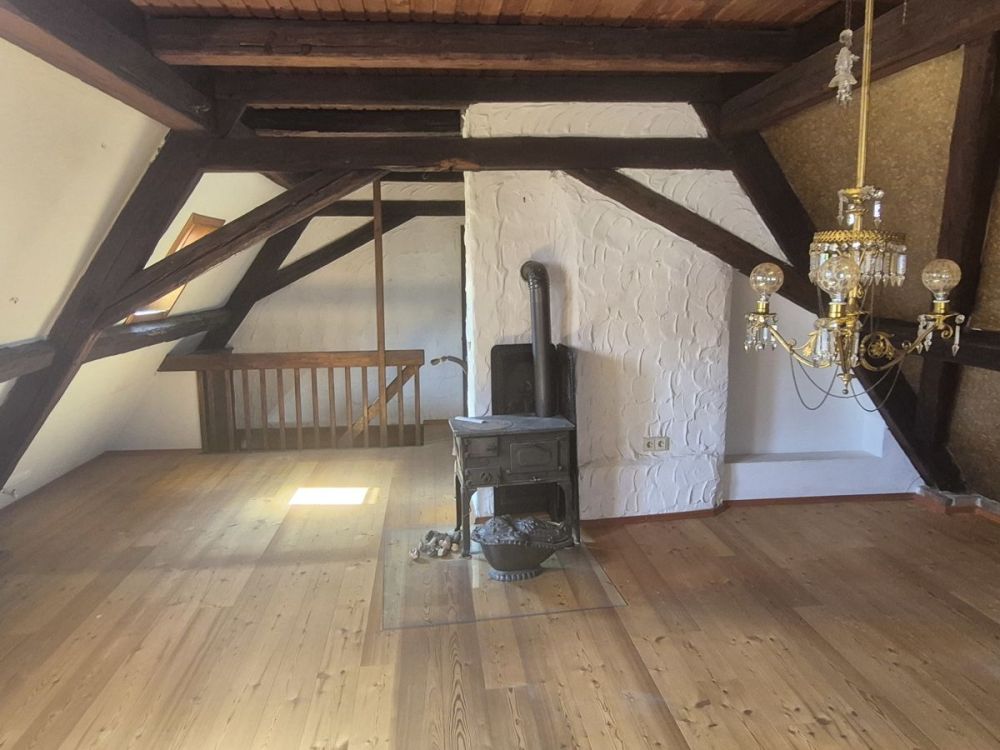 Historisches Fachwerkidyll mit Innenhof und Scheune  – eine Ruheoase im Herzen von Bischofsheim