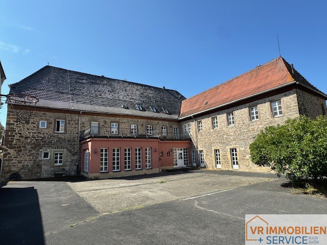 Einzigartige Immobilie mit historischem Flair: Ehemalige Amtskellerei in 97631 Bad Königshofen!