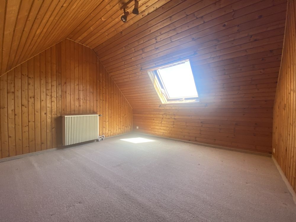 Wohnen am Merklsteig - Charmantes Reihenmittelhaus mit Garage, Wintergarten, Freischwimmbecken und zusätzlichem Gartengrundstück in begehrter Wohnlage in Weiden!