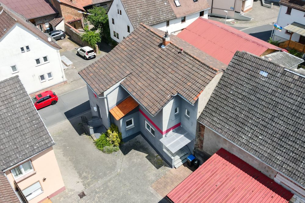 Ein- / Zwei-Familien-Haus in Erlenbach Mechenhard - interessant für Selbstnutzer & Kapitalanleger!