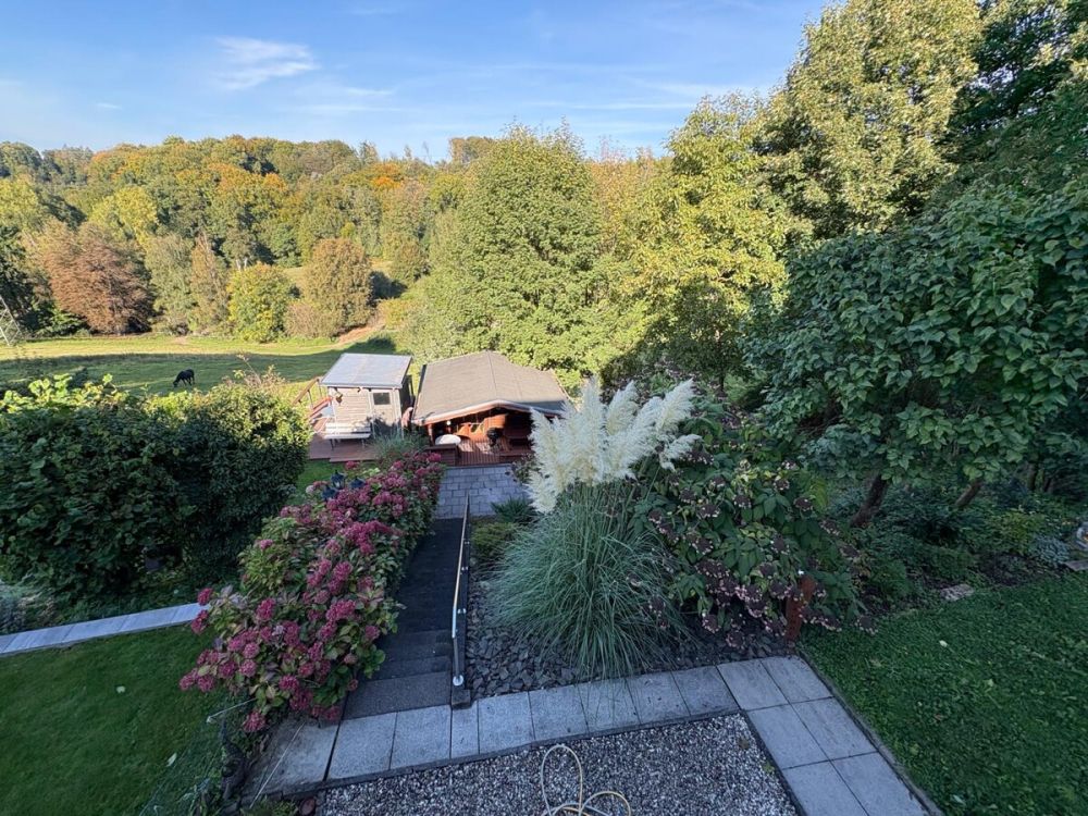 Moderne und gepflegte Split-Level-Wohnung in Bensberg