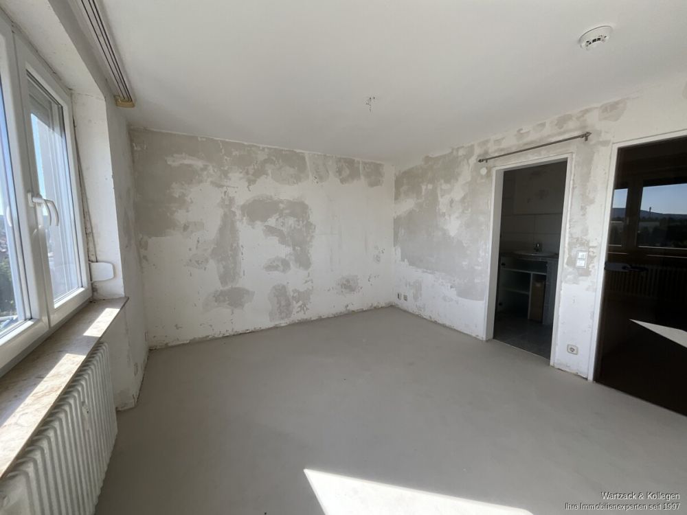 Über den Dächern von Schwaig - 3-Zimmer-Wohnung mit Ausblick, Balkon, Einbauküche und Garage