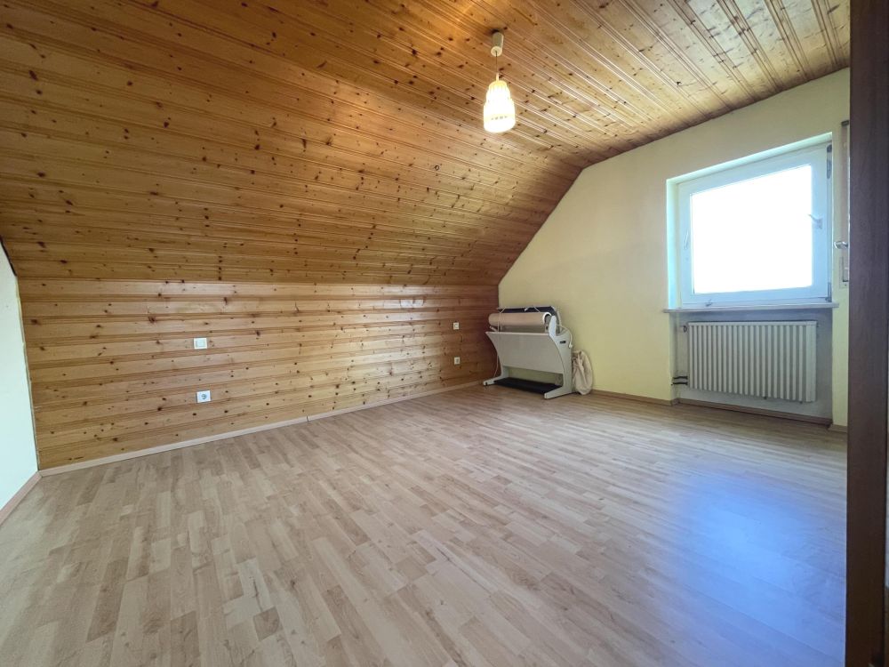 FLEXIBLES 2-FAMILIENHAUS IN ORTSRANDLAGE