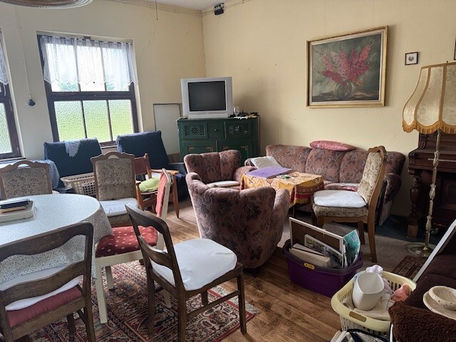 Freizeitzimmer gegenüber