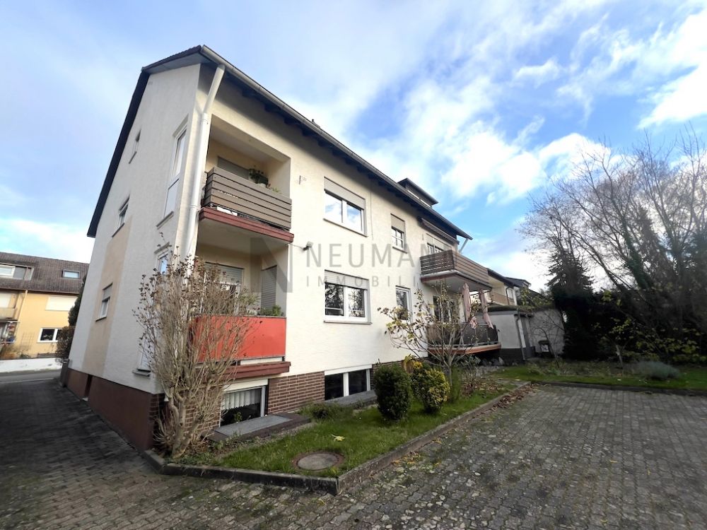 Große, helle 4 Zimmer Wohnung mit Loggia in Mörfelden