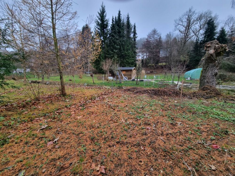 Garten hinter dem Nebengebäude