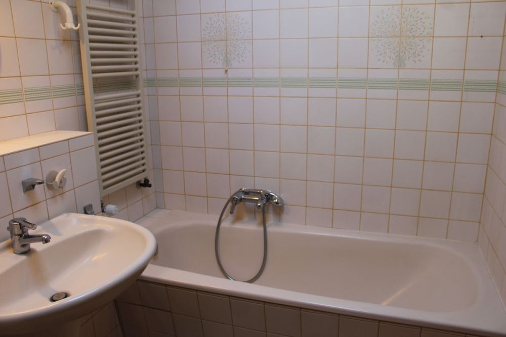 Hofheim-Toplage
Wunderbare Doppelhaushälfte mit Einliegerwohnung