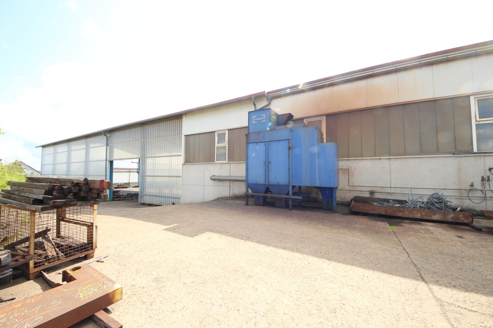 Halle 1 mit Außenlager 2