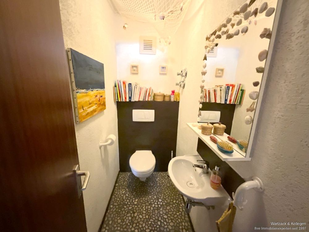 Renovierte 4-Zimmer-Wohnung 
mit 94 m² Wohnfläche, 
Balkon, Einbauküche & TG-Stellplatz