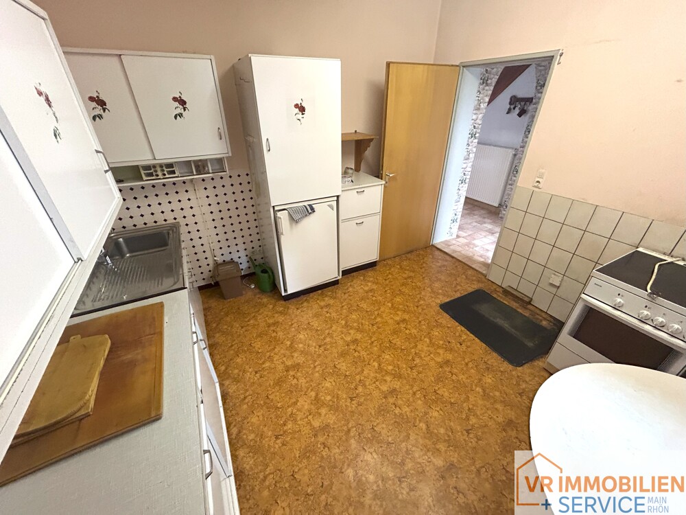 Wohnen & Leben auf dem Land: Großzügiges Wohnhaus mit Halle und Garten in 97633 Gollmuthhausen!