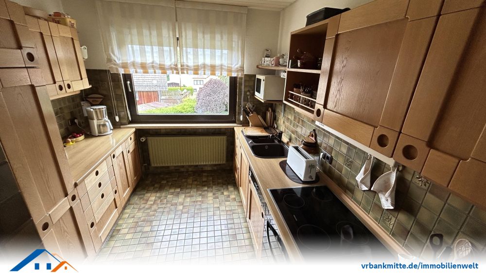 Charmantes Einfamilienhaus mit großem Grundstück, Garage und Blockhütte in Rüdershausen