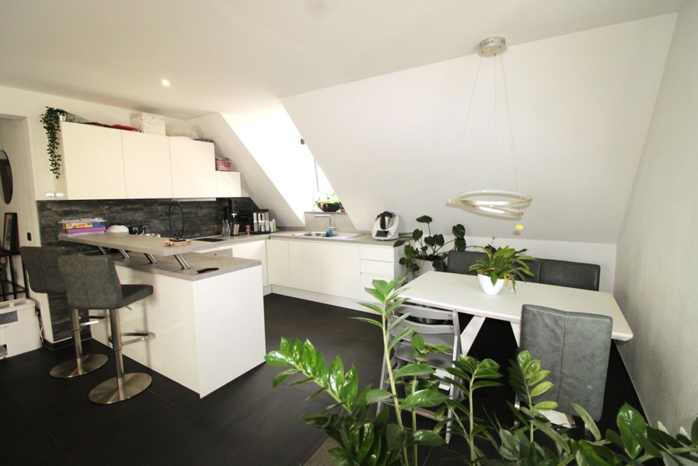 Ideal, um Wohnen und Arbeit zu verbinden: Top saniertes Wohn- und Geschäftshaus in Allersberg!