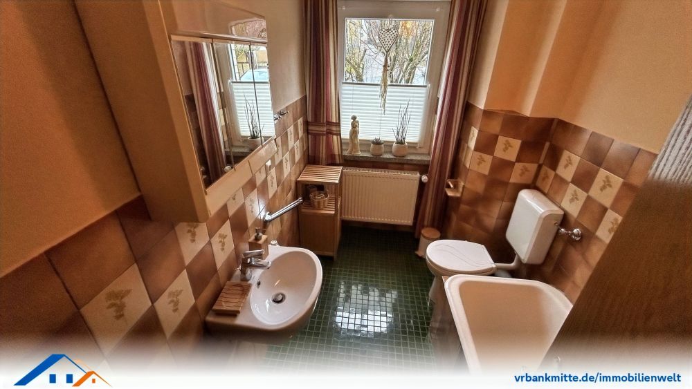 Gepflegtes Einfamilienhaus - auch als Mehrgenerationenhaus geeignet!