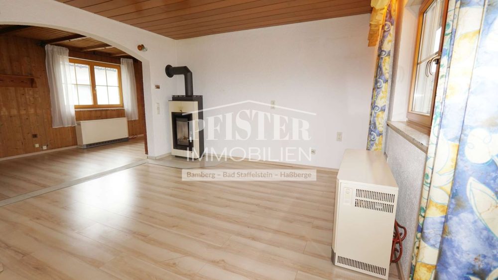 Zweifamilienhaus + Einliegerwohnung in zentraler Lage von Hallstadt