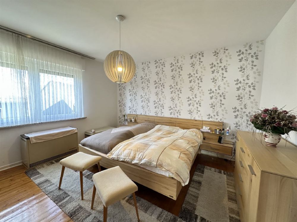 Schönes Einfamilienhaus mit Scheune und großem Grundstück