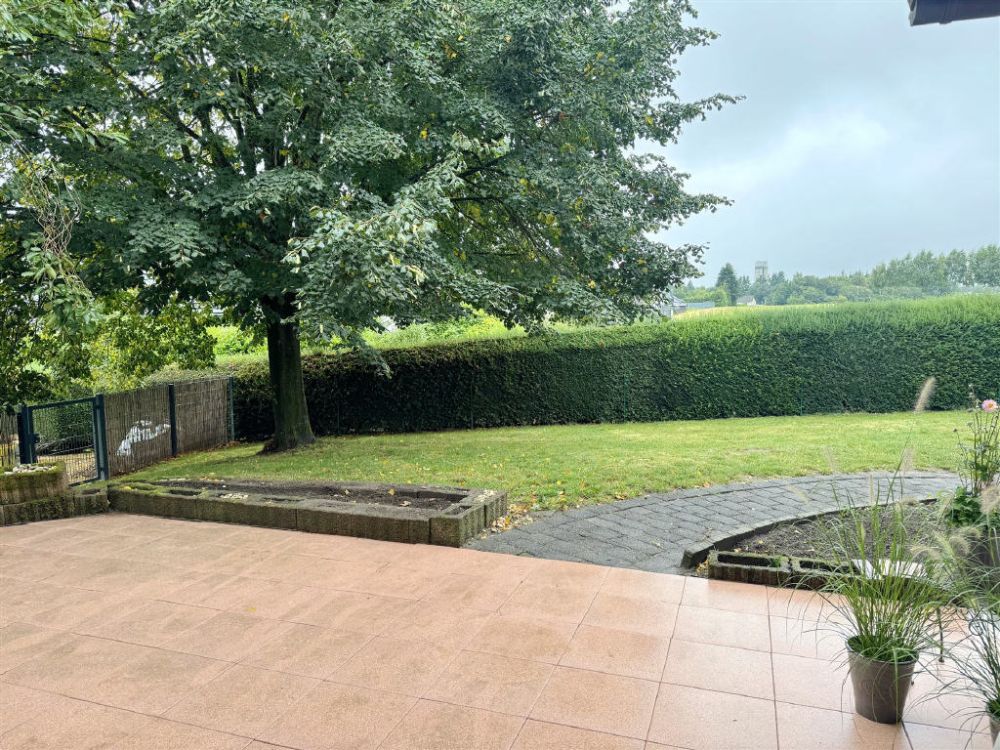 Wohnkomfort trifft Vermietungschance - Stilvolles Wohnhaus in naturnaher Lage