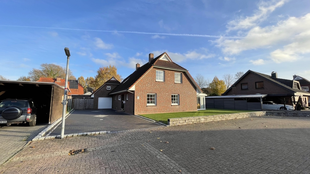 Attraktives EFH mit Wintergarten, Nebengebäude und großzügigem Garten in zentraler Lage von Edewecht