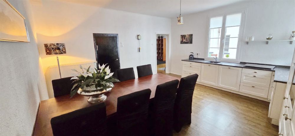 Ehemaliges  Weingut mit Charme! Hochwertig u. umfassend modernisiert!