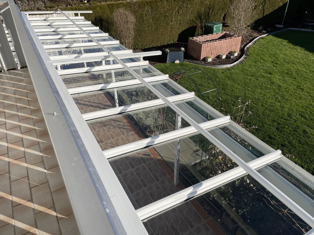 Überdachung mit autom. Markise