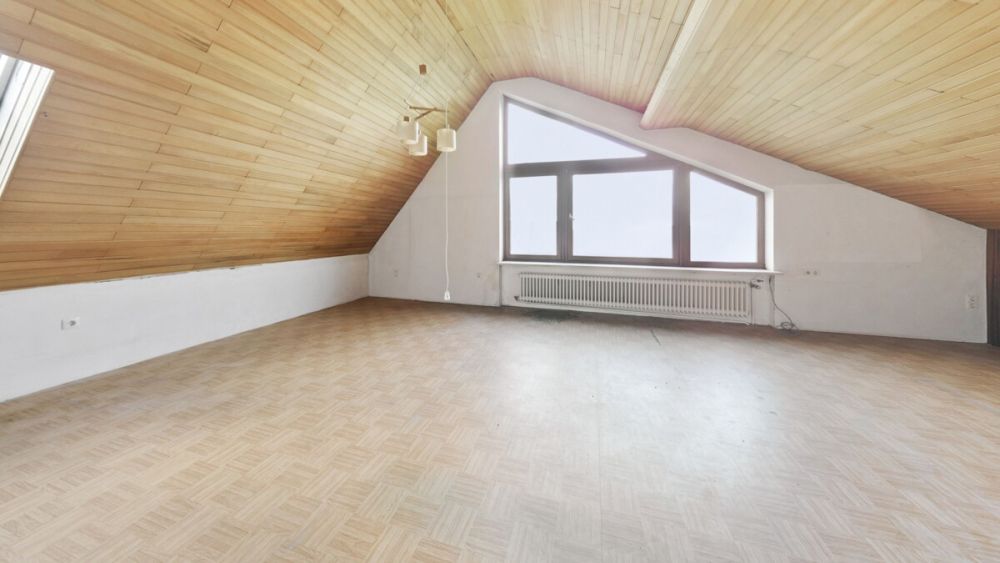 Gestalten Sie Ihr Traumhaus in Zirndorf-Bronnamberg. Großzügiges Einfamilienhaus mit viel Potenzial (17)