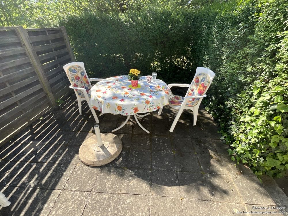 Interessante Kapitalanlage - Doppelhaus mit 2 Wohnungen und einer Doppelhaushälfte in Büchenbach