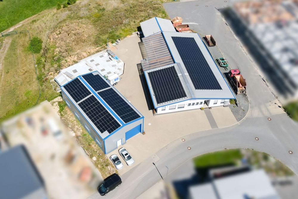 Neuwertiges Gewerbeobjekt – Büro-Gebäude, Lager- & Werk-Halle
in Erbach!