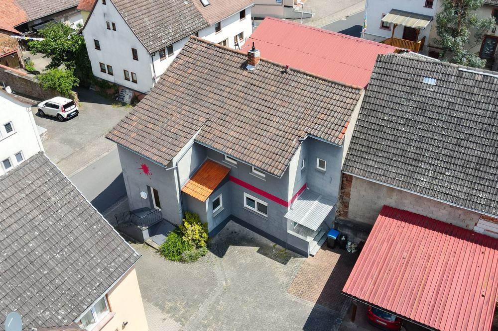 Ein- / Zwei-Familien-Haus in Erlenbach Mechenhard - interessant für Selbstnutzer & Kapitalanleger!