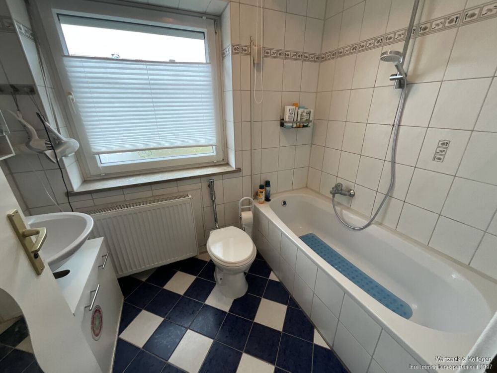 Gemütliches Reiheneckhaus 
mit schönem Grundstück 
für die ganze Familie 
in guter Wohnlage