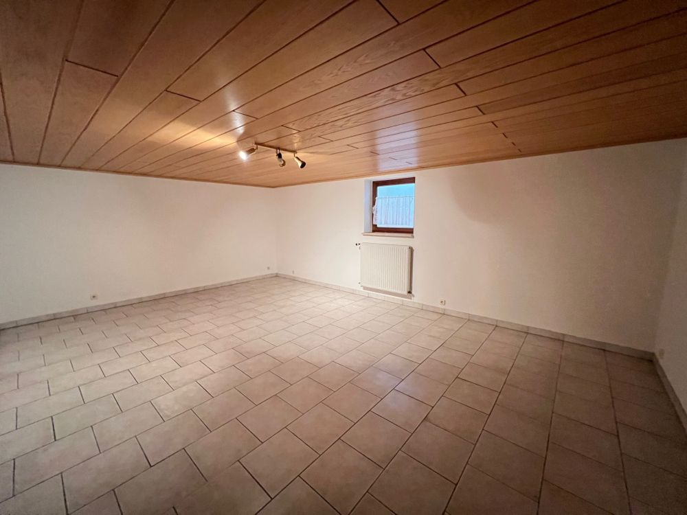 Geräumiges Reihenhaus mit viel Wohnfläche und solider Bausubstanz in Hallbergmoos