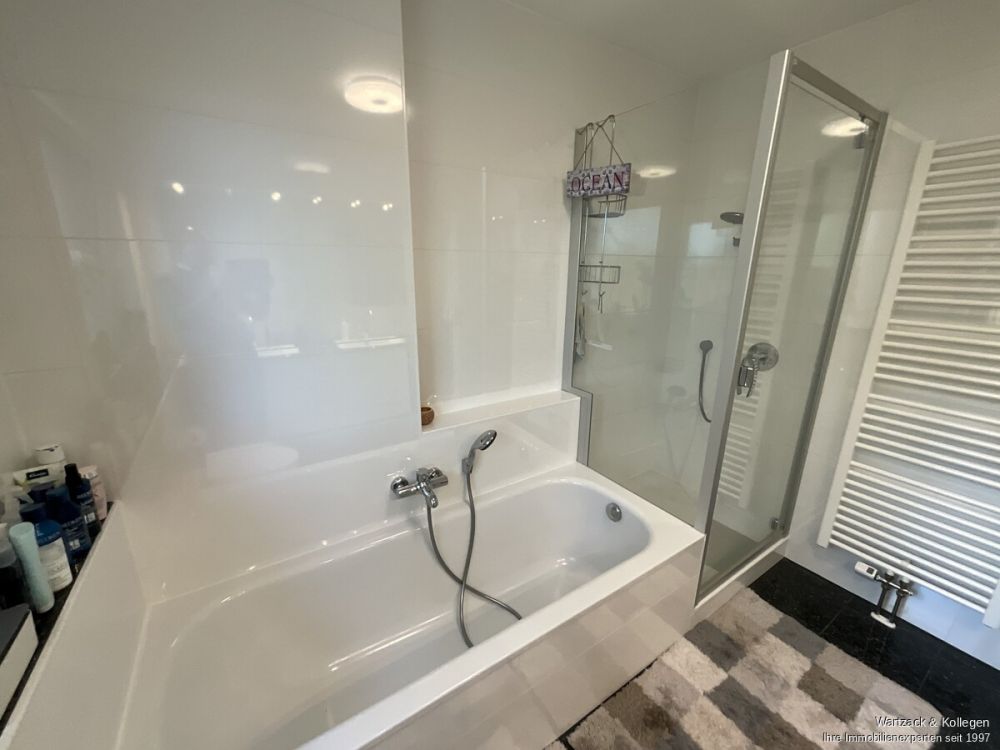 Hier können Sie sofort einziehen 
- viel Platz für die ganze Familie 
und vollständig modernisiert!