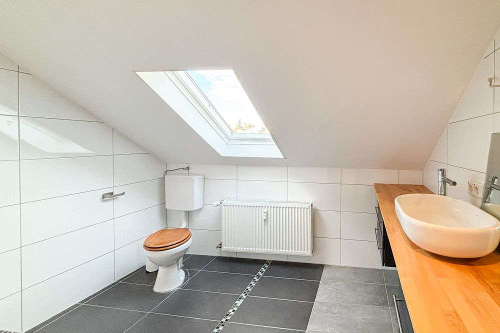 Repräsentatives Mehrfamilienhaus in Reinheim/Zeilhard - Großzügig, vielseitig und sofort bezugsfrei