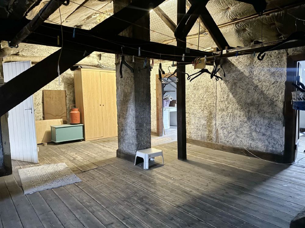 Stattliches Wohn- und Geschäftshaus in exponierter Lage