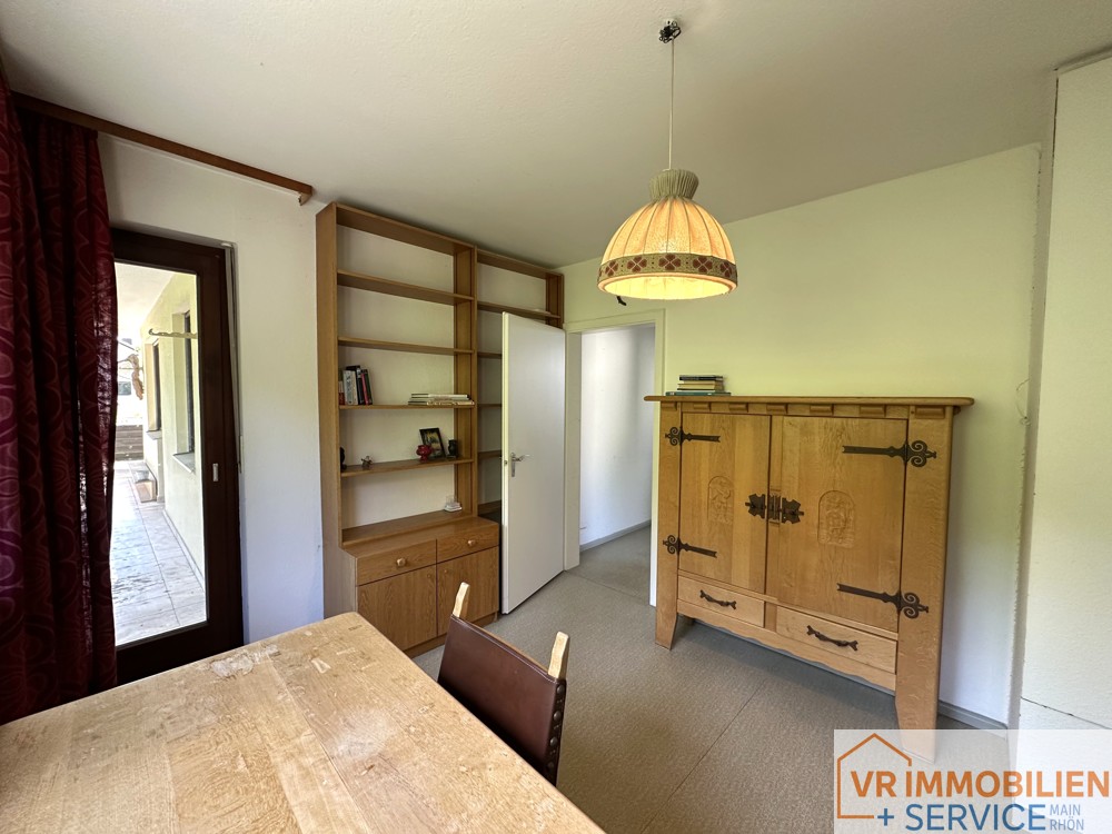 Ihr Eigenheim im Grünen- Wohnhaus mit Doppelgarage und Garten in 97616 Bad Neustadt/S.