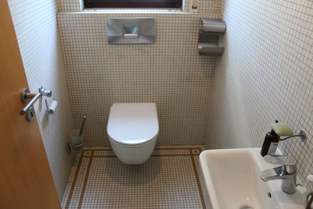 Hofheim-Toplage
Wunderbare Doppelhaushälfte mit Einliegerwohnung