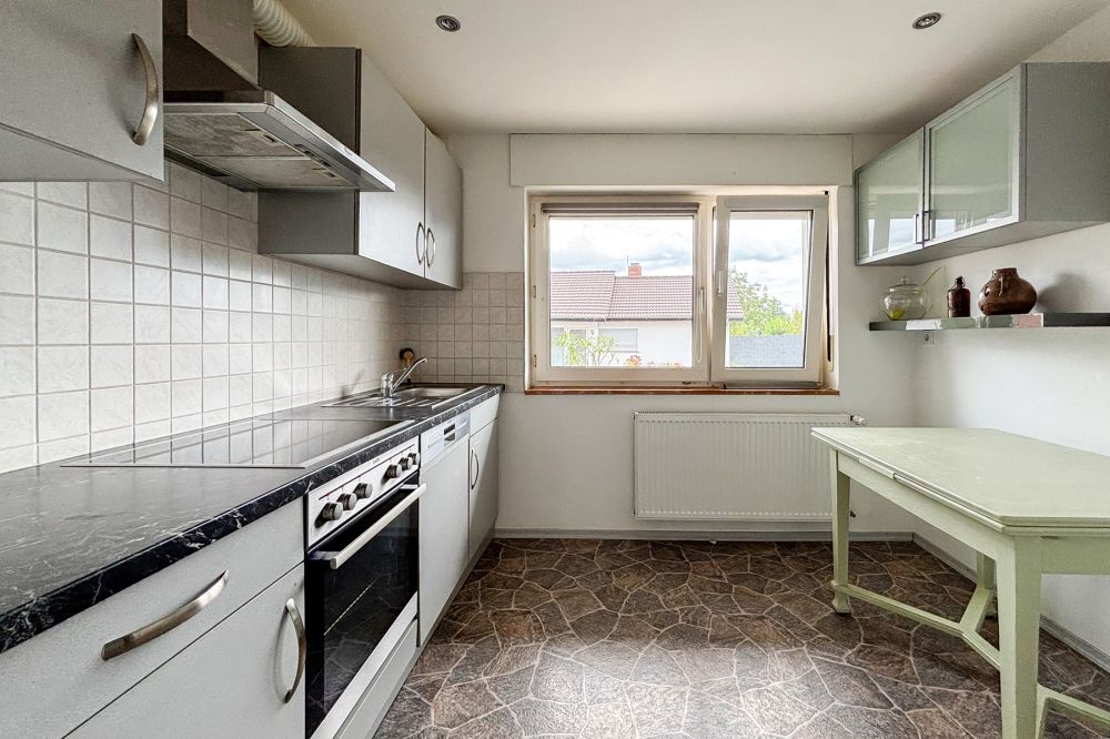 Sofort bezugsfrei – Attraktives Zweifamilienhaus für Familie und Generationen in Reinheim