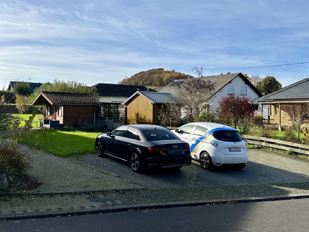 Viel Platz für Ihre Familie - Freistehendes Einfamilienhaus mit Einliegerwohnung in ruhiger Lage von Maring-Noviand