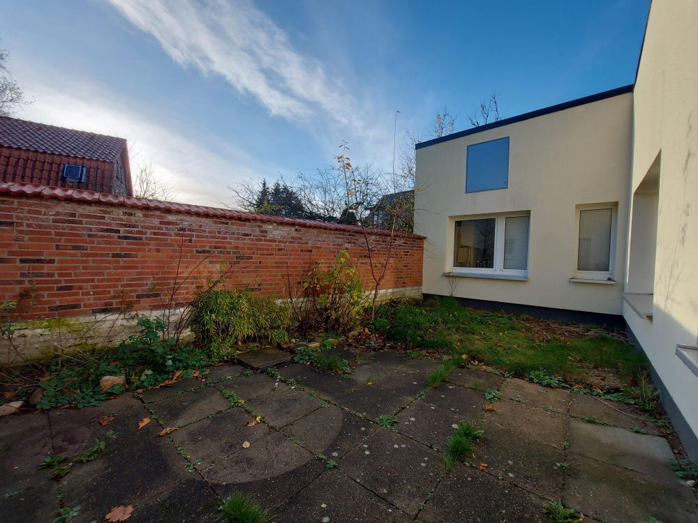 Wohnung 2b - Terrasse mit kleinem Garten