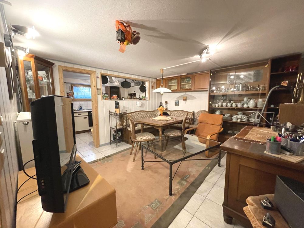 ZWEIFAMILIENHAUS + SOUTERRAIN IN DÖSINGEN