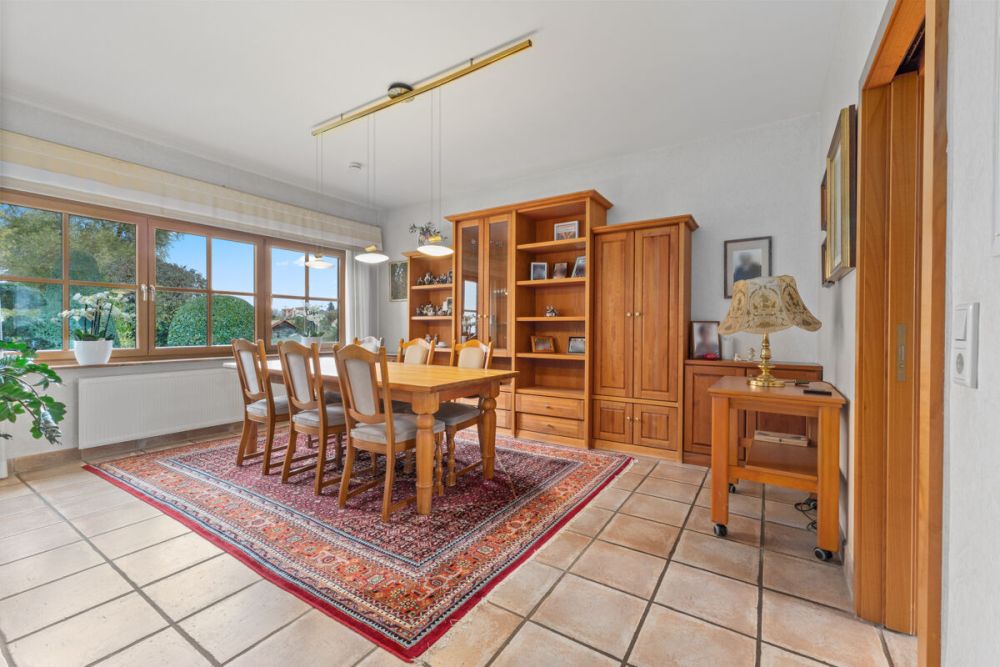 Einzigartiges Mehrgenerationenhaus inklusive traumhaftem Wellnessbereich auf weitläufigem Grundstück