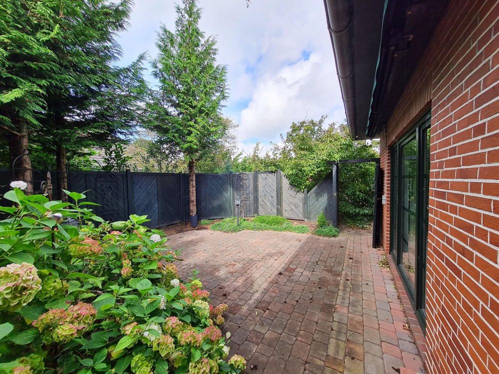 Großzügiges EFH samt liebevoll angelegtem, gepflegten Grundstück in Behrendorf