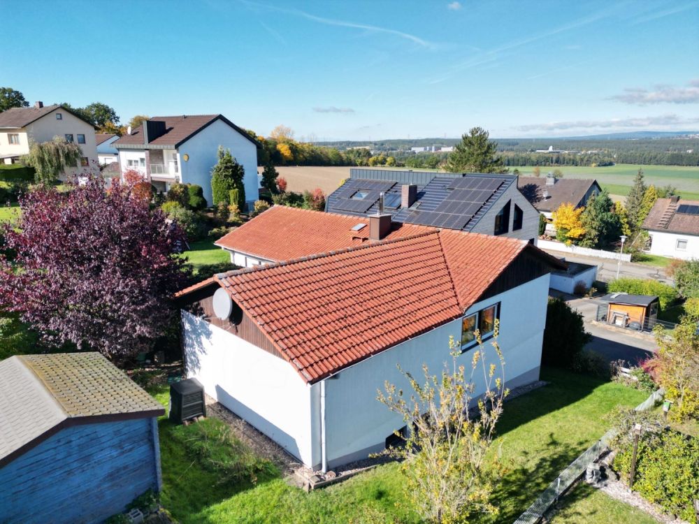 Einfamilienhaus in Neunkirchen bei Weiden mit herrlichem Blick auf den Basaltkegel von Parkstein
