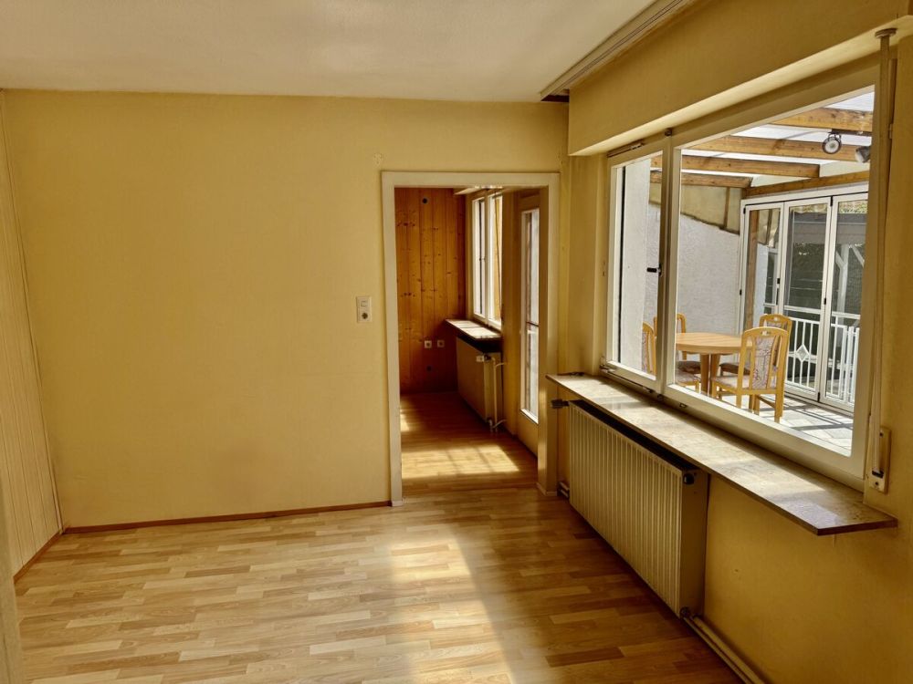 Ein- bis Zweifamilienhaus + Bauplatz