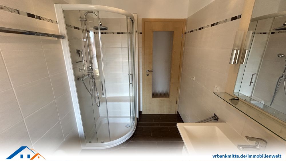 Charmantes Wohnhaus mit großzügigem Grundstück und vielseitiger Scheune